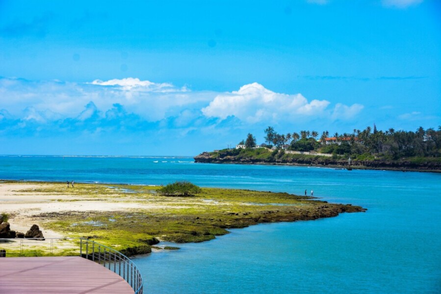 Indiaan Ocean view in a trip to Mombasa